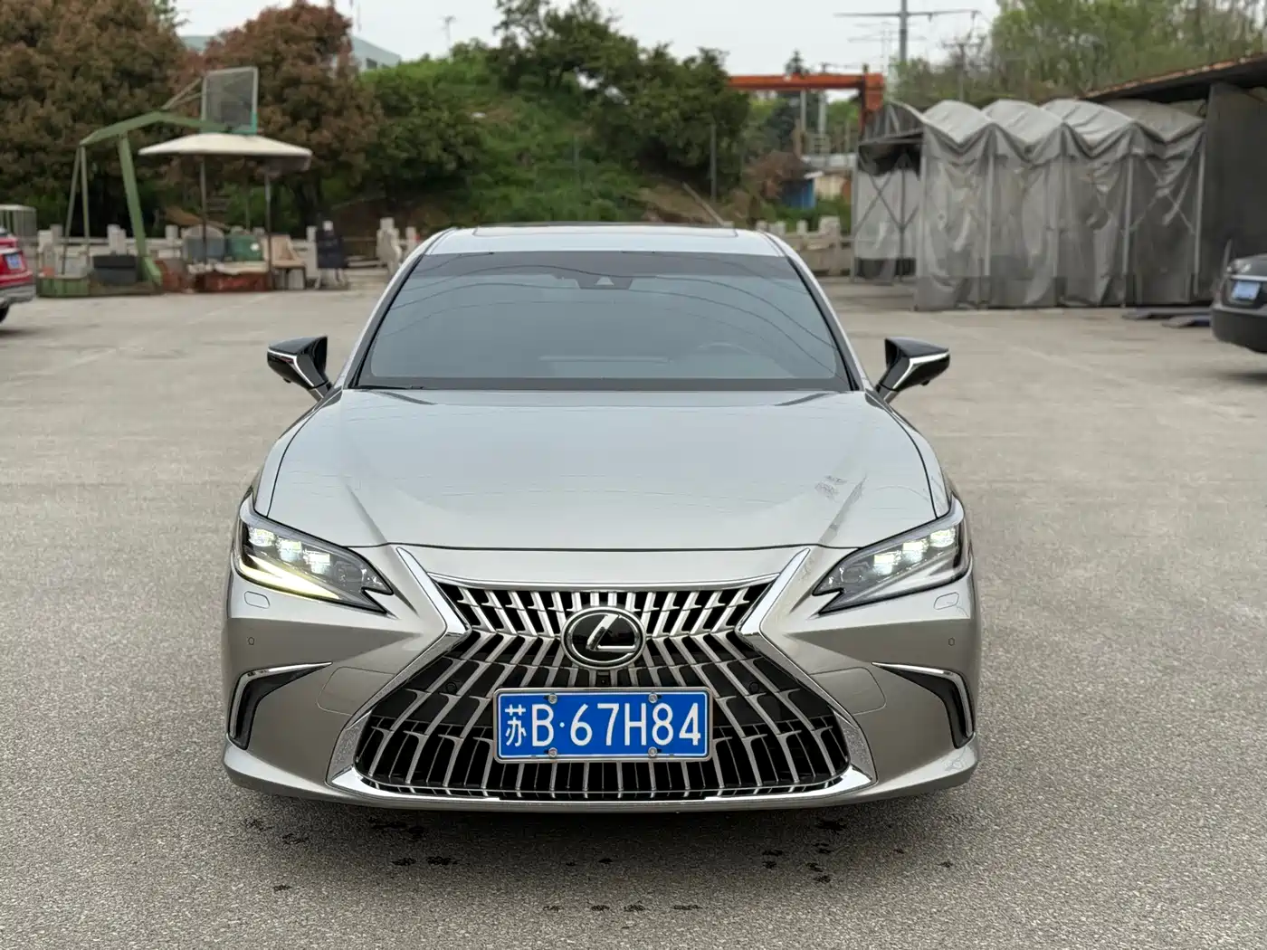 Lexus ES 2022 300h Silver Limited Edition фото 2