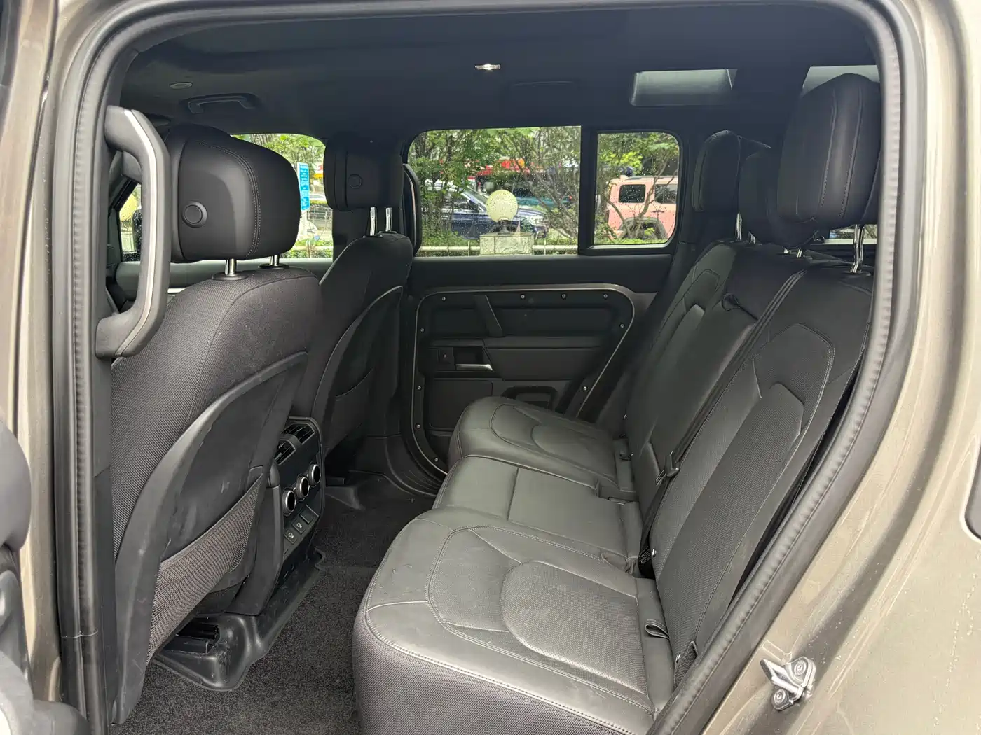 Land Rover Defender 2025 110 3.0T P400 X фото 8