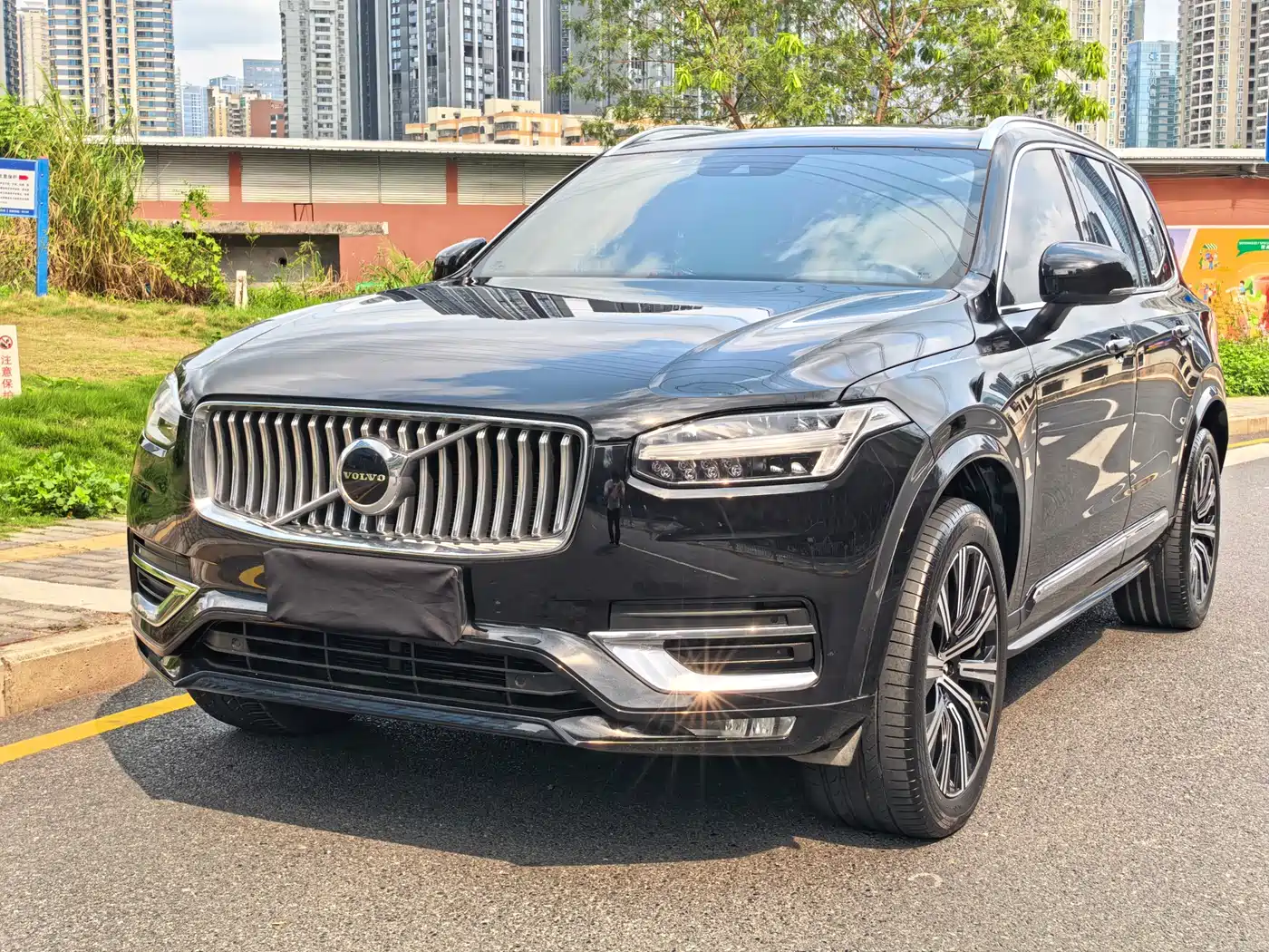 VOLVO XC90