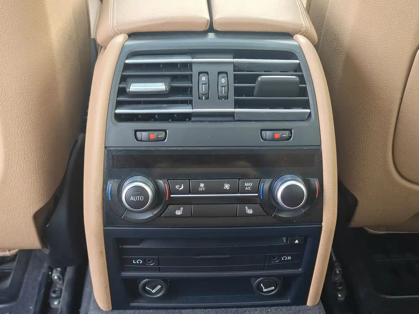 BMW 7 Series 2013 Model 740Li Leading фото 21