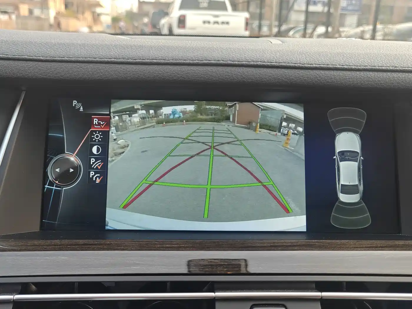 BMW 7 Series 2013 Model 740Li Leading фото 27