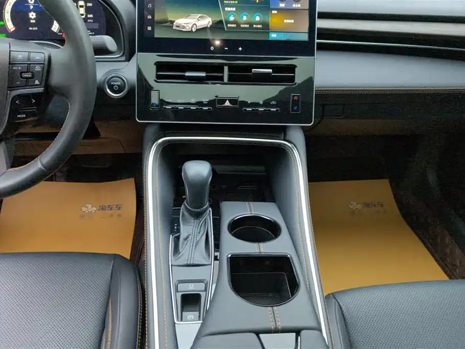 Toyota Avalon 2024 Hybrid 2.0L Luxury Edition фото 16