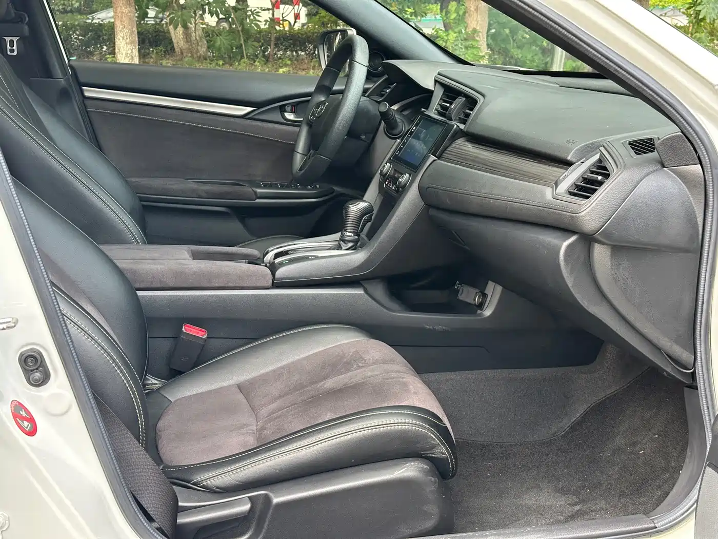 Фото 8 - Honda Civic