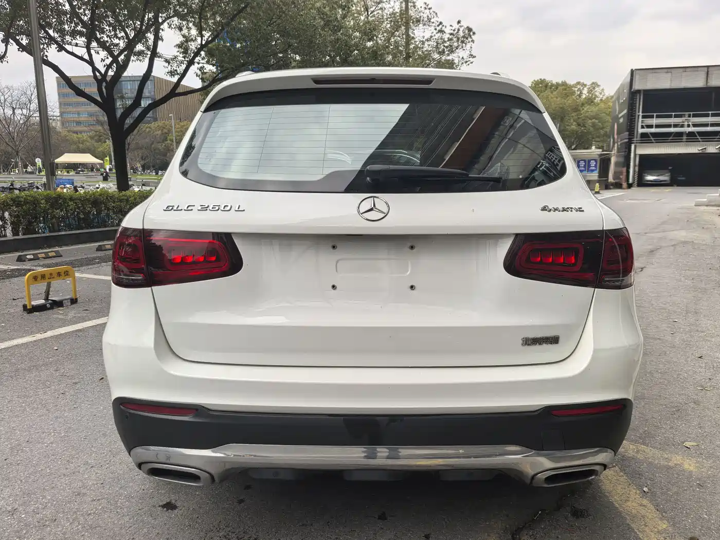 MERCEDES-BENZ GLC