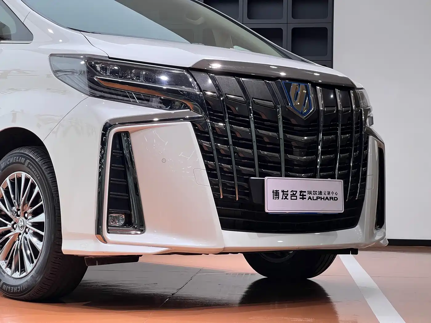 Toyota Alphard 2023 Dual Hybrid 2.5L Ultimate Gold Edition фото 4