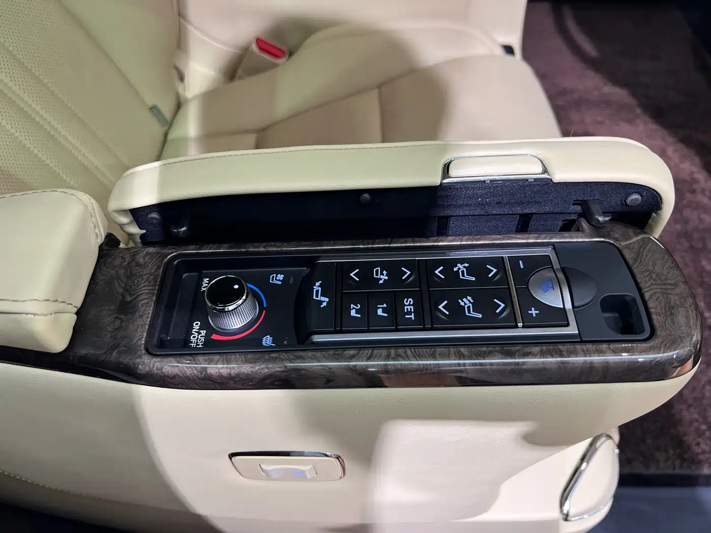 Toyota Alphard 2023 Dual Hybrid 2.5L Ultimate Gold Edition фото 14