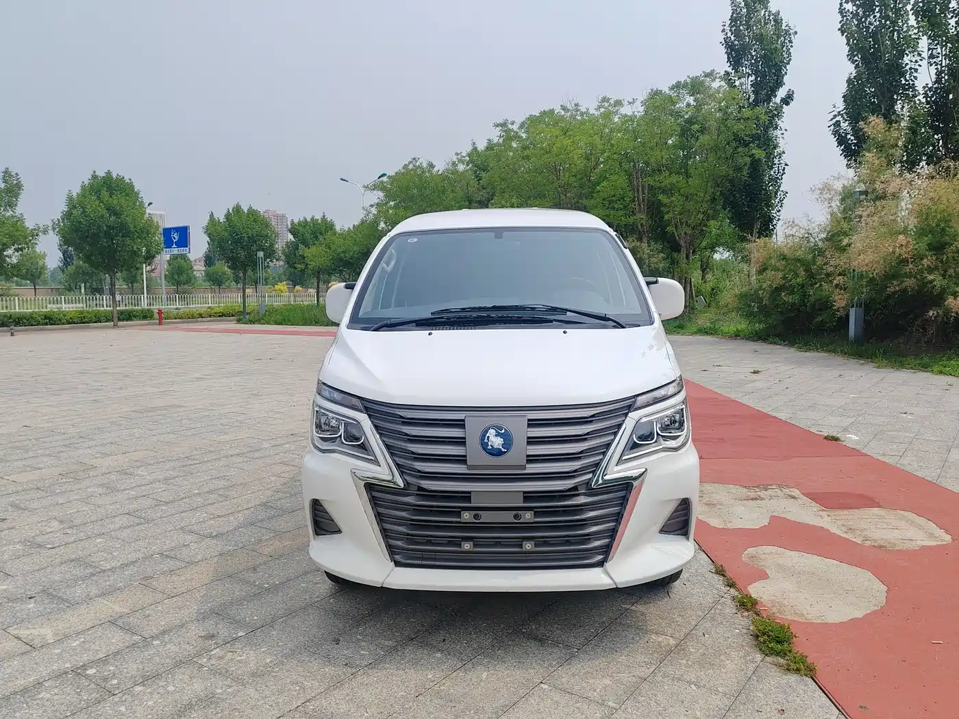 Dongfeng Fengxing Lingzhi New Energy 2025 2025 Model 410km Standard Edition Basic 7-seater