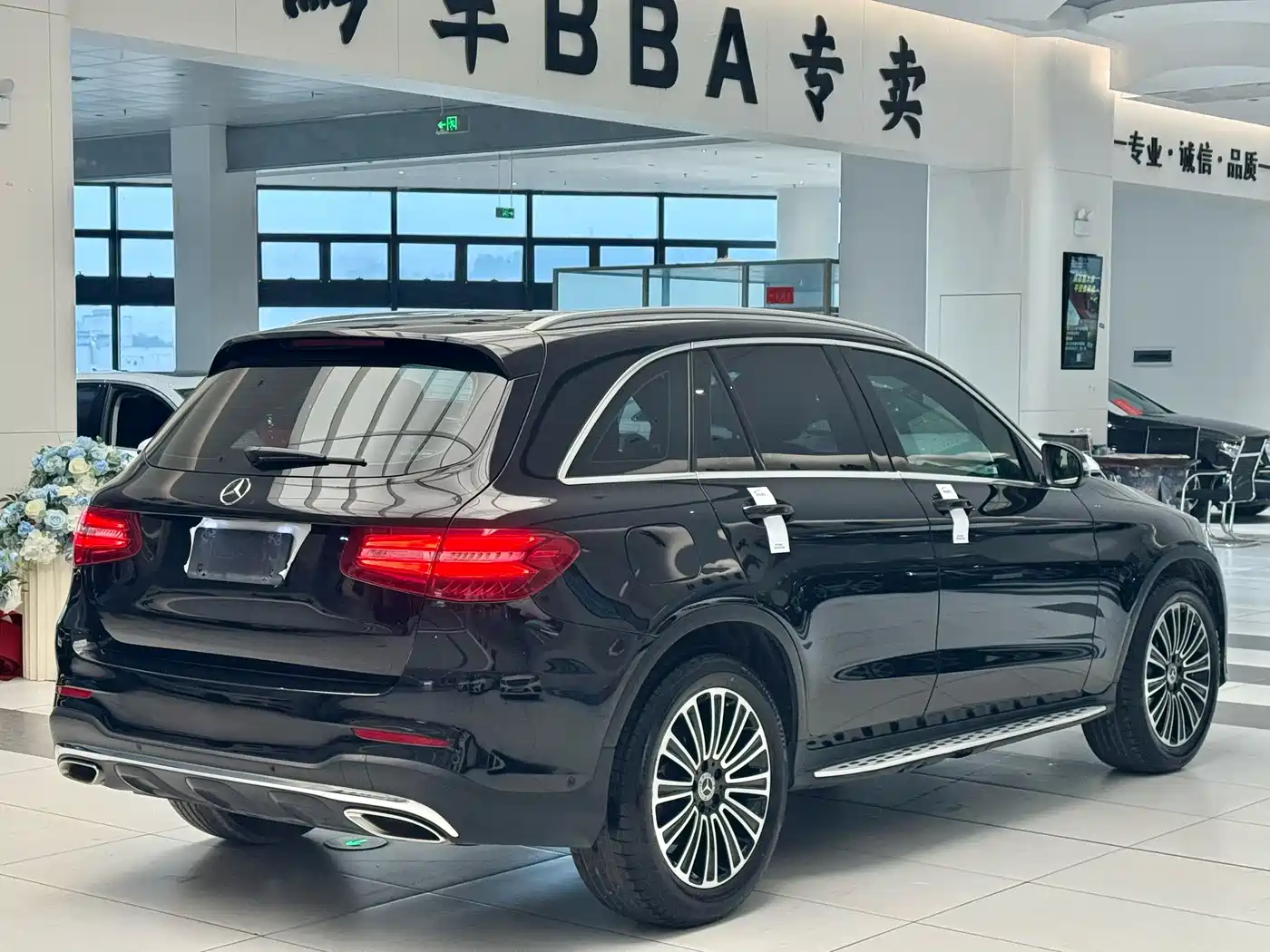 Mercedes-Benz GLC 2018 GLC 260 4MATIC Luxury фото 4