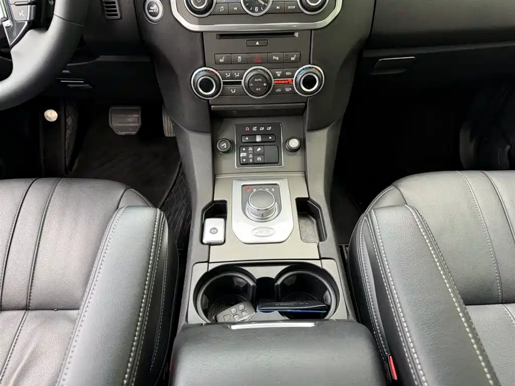 Land Rover Discovery 2016 3.0 SC V6 HSE фото 7