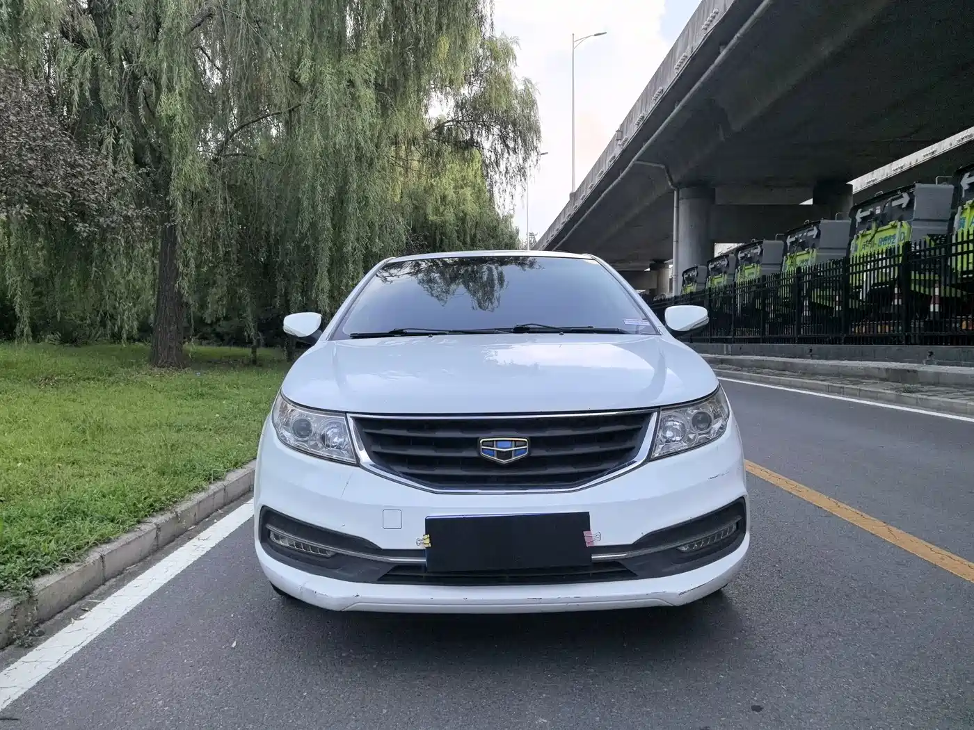 Photo 2 - Geely Vision