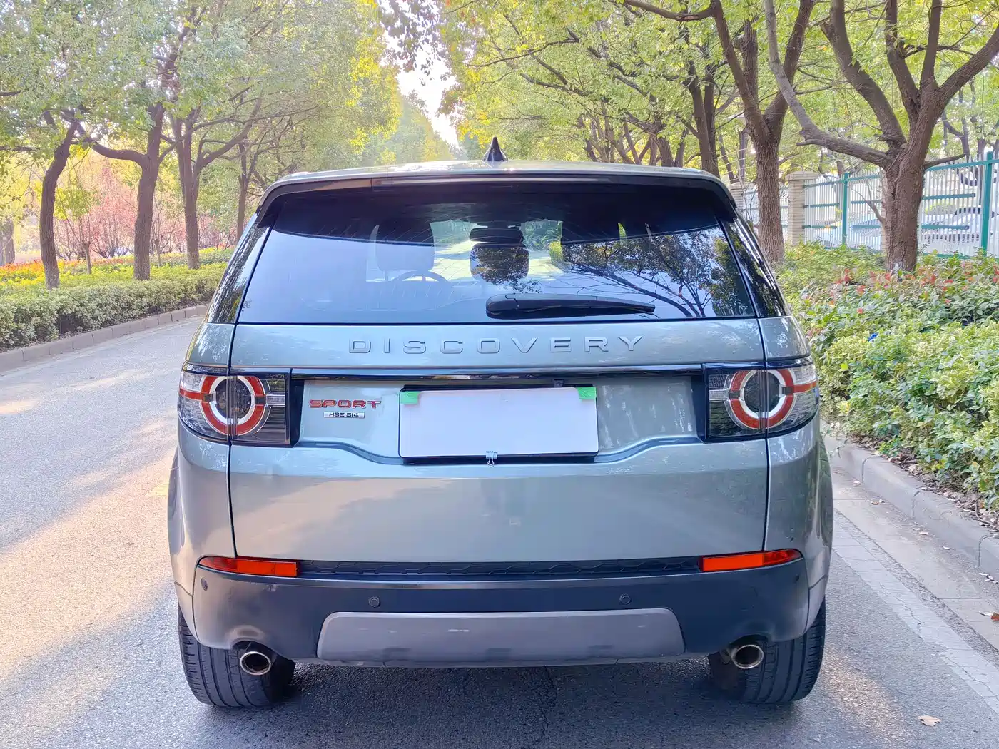 Land Rover Discovery Sport 2018 240PS SE Edition фото 17