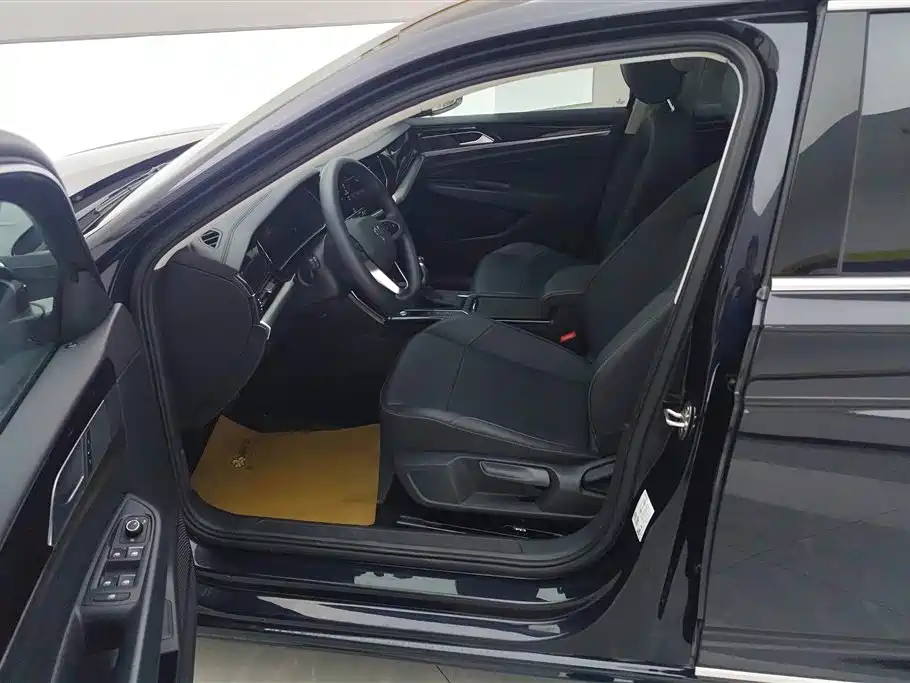 Volkswagen Passat 2024 280TSI Business Edition фото 9