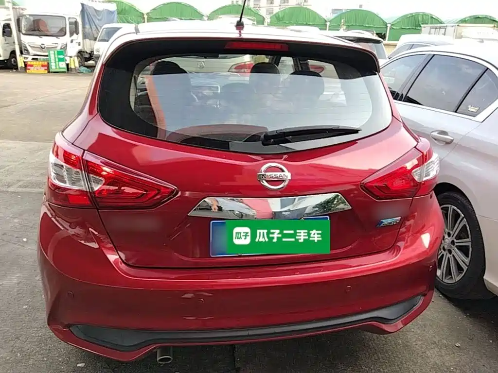 صورة 6 - Nissan Tiida