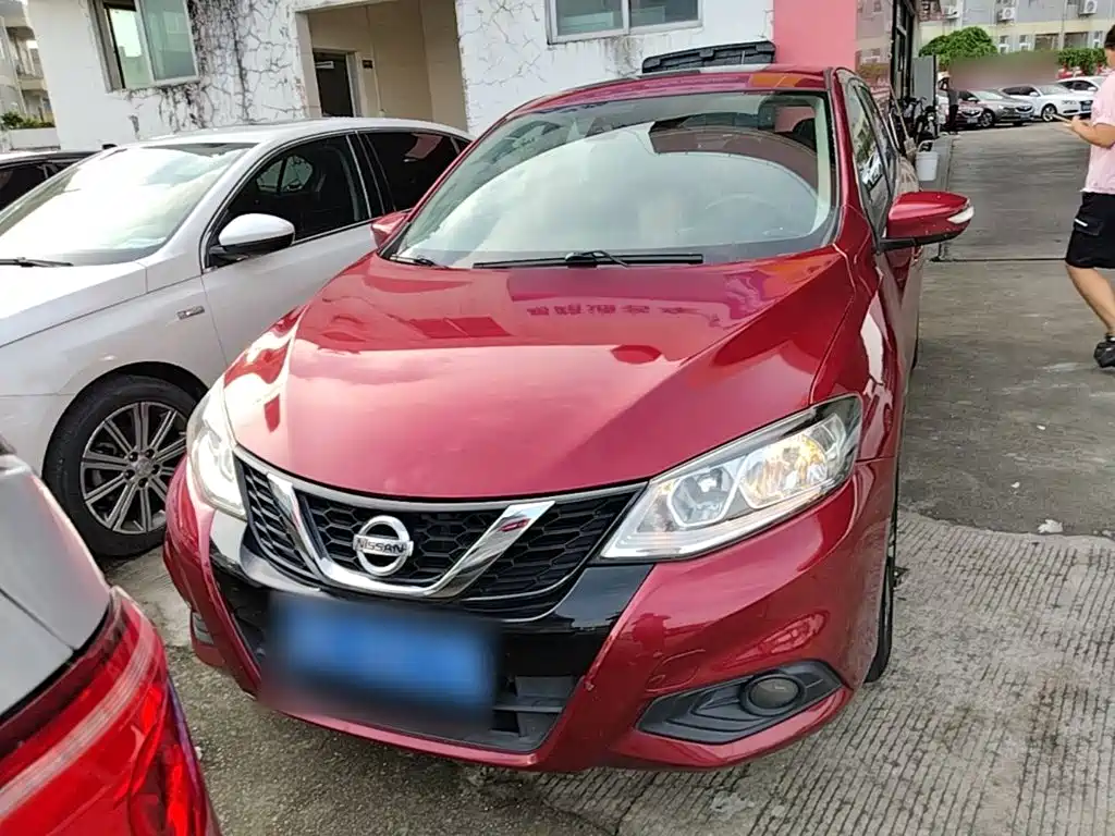 صورة 3 - Nissan Tiida