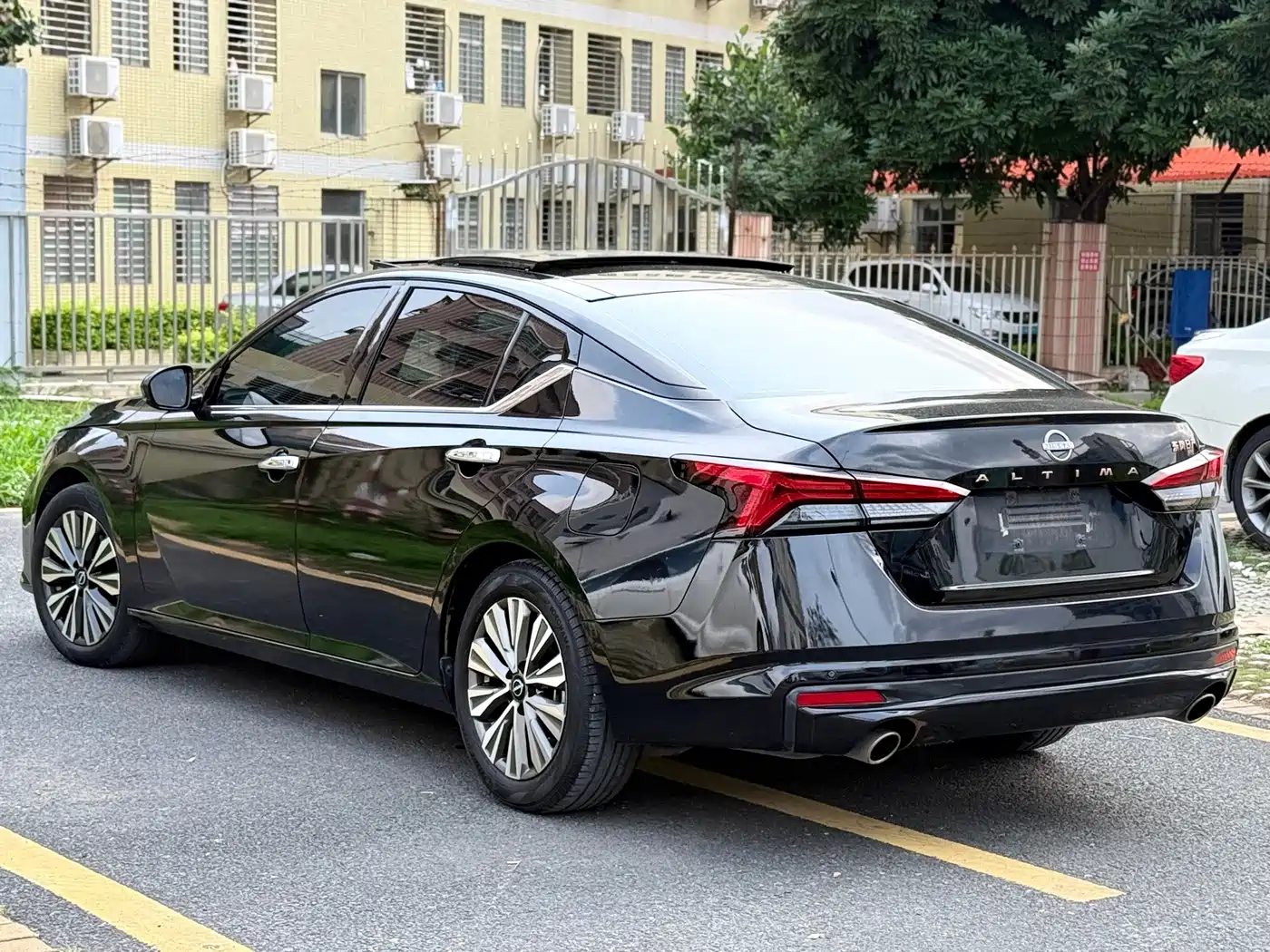 Photo 7 - Nissan Teana