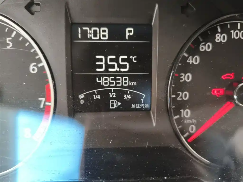 Volkswagen Polo 2016 1.4L Automatic Trend фото 8