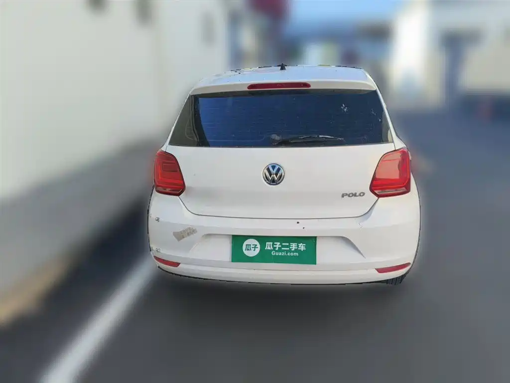 Volkswagen Polo 2016 1.4L Automatic Trend фото 3