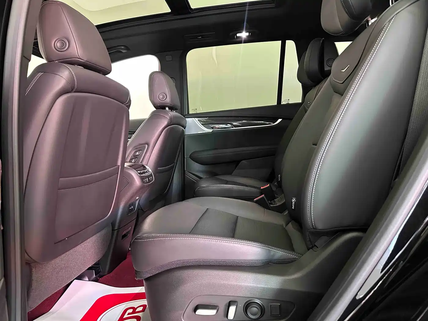 Cadillac XT6 2025 2.0T 6-Seater AWD Executive Black Label Edition фото 8