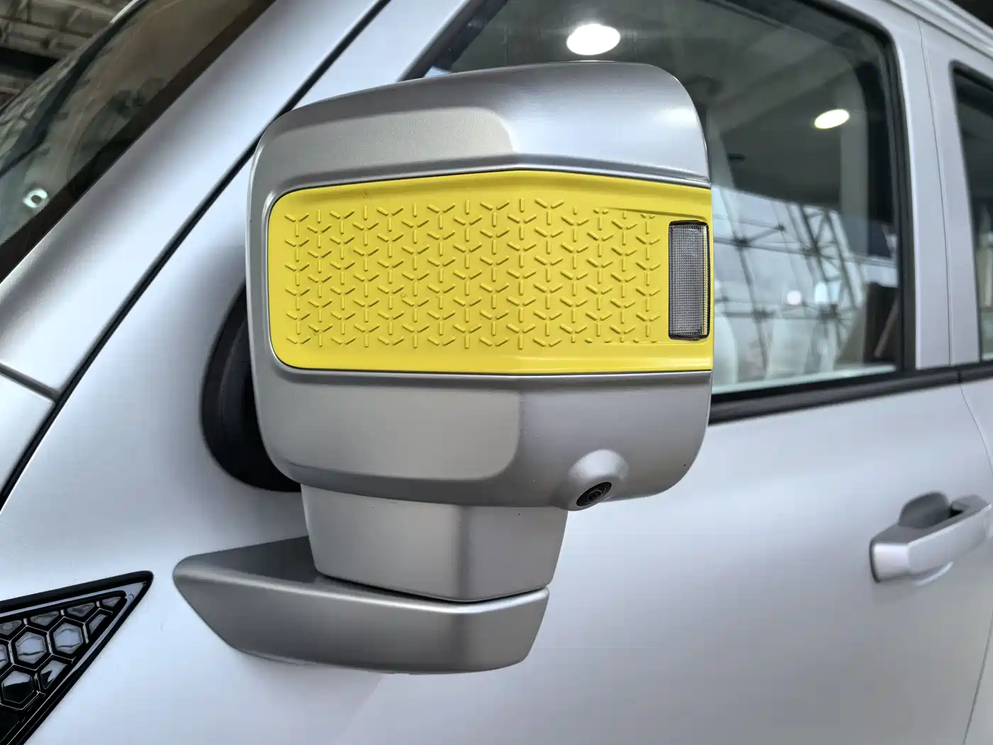 TANK CO CREATION TANK 300