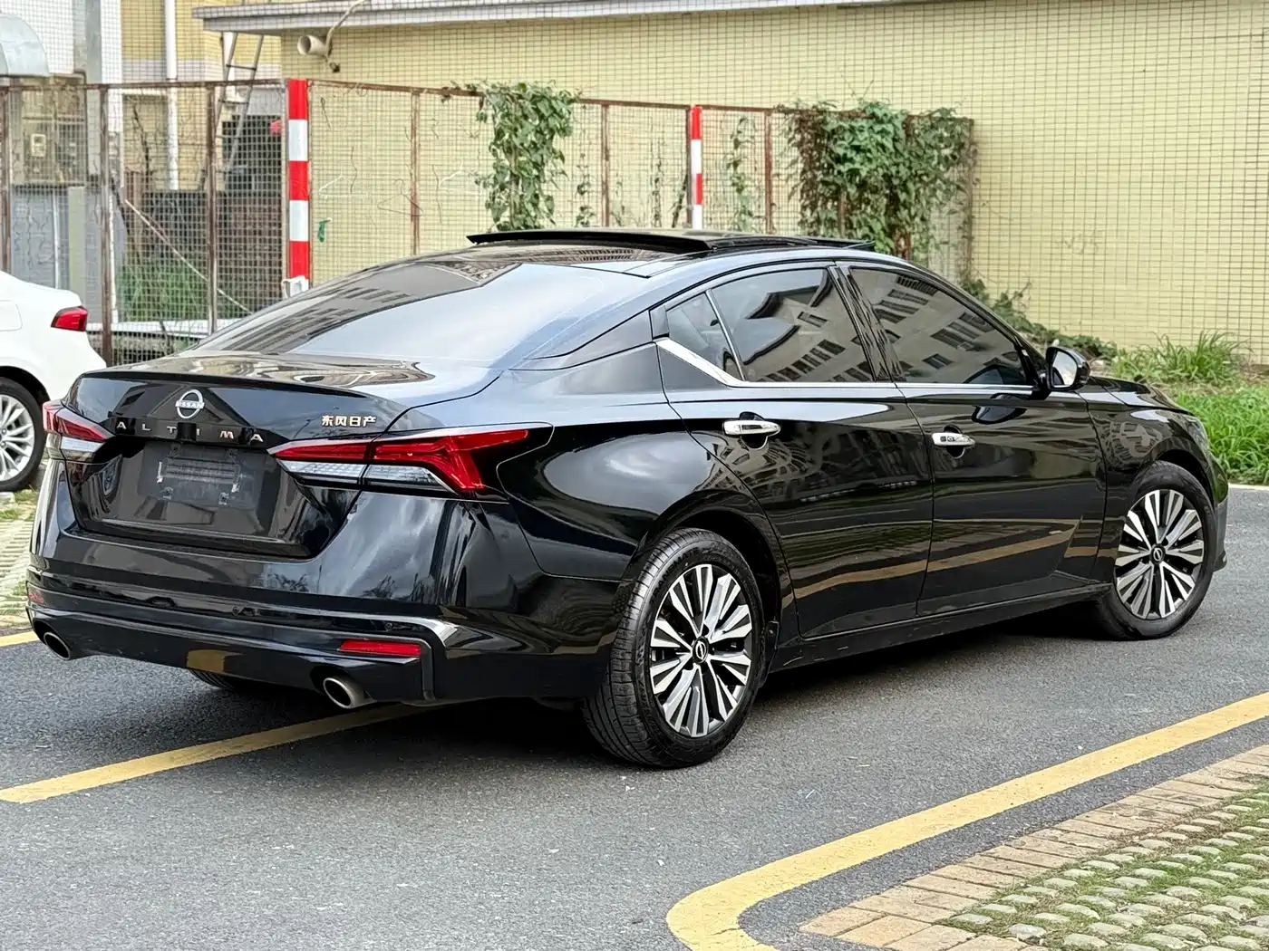 Photo 9 - Nissan Teana