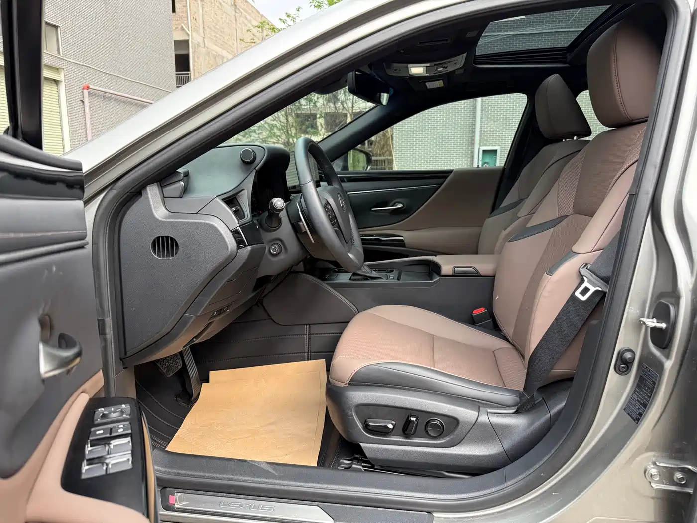 Lexus ES 2022 260 Excellence Edition фото 4