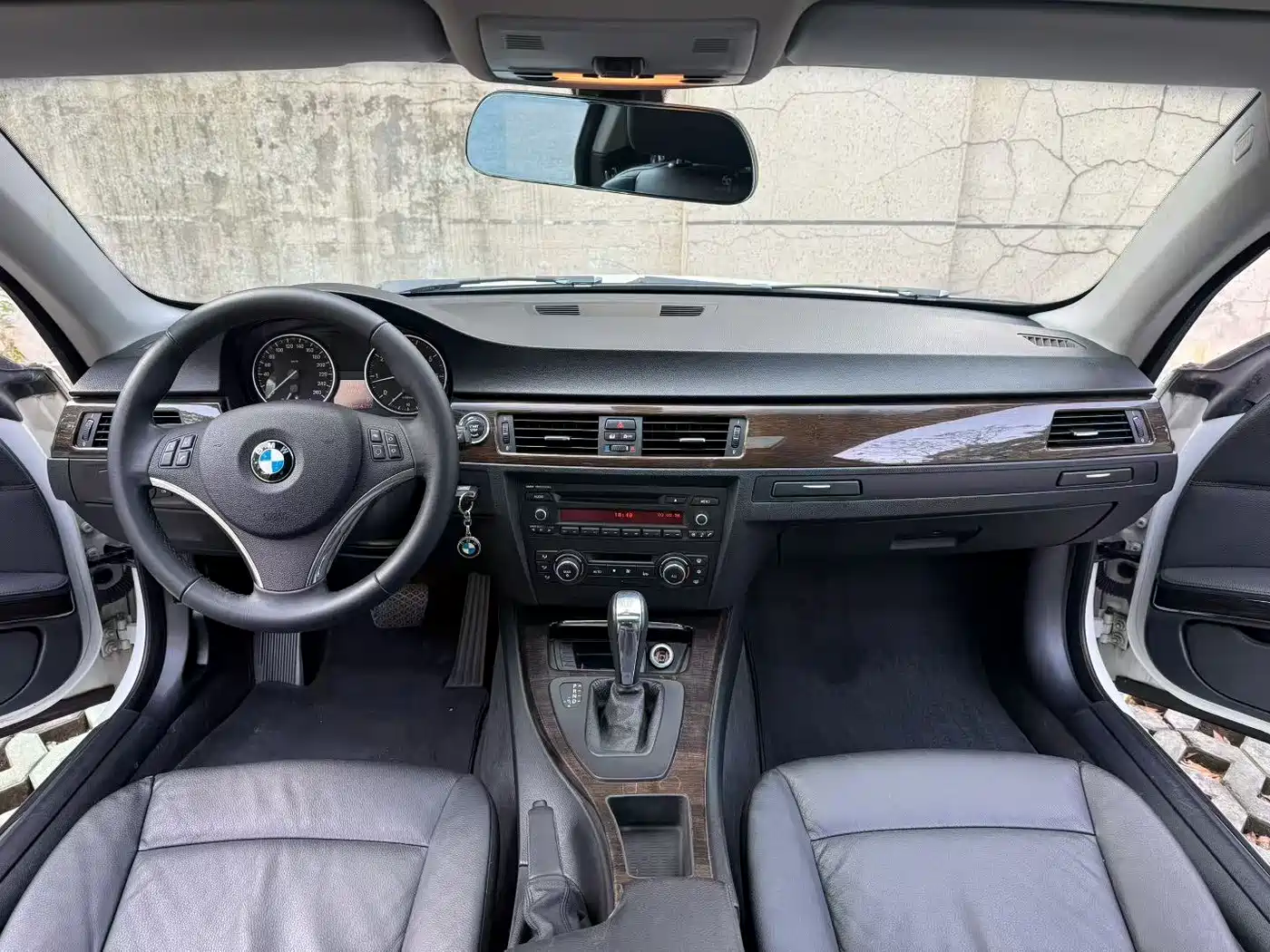 BMW 3 Series (Import) 2011 320i Coupe фото 8