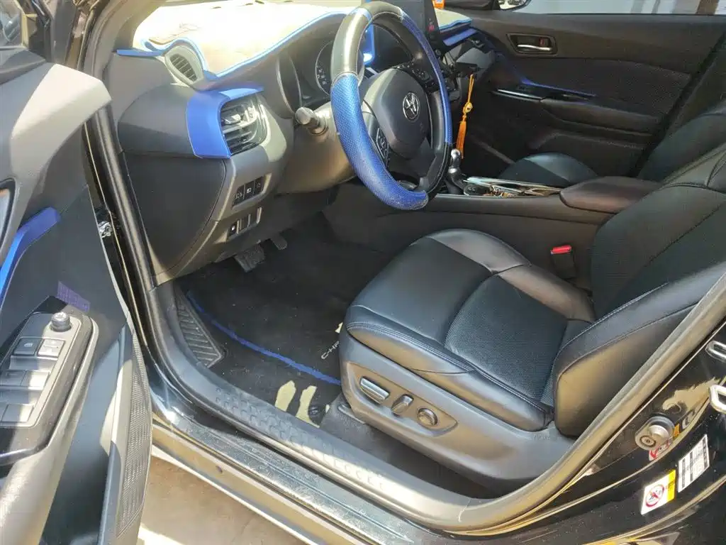 Toyota C-HR 2020 Model 2.0L Leading фото 12