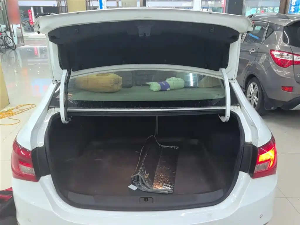 Buick Excelle 2017 15N Automatic Elite фото 19
