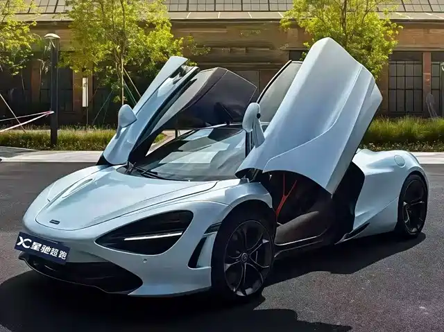 MCLAREN 720S