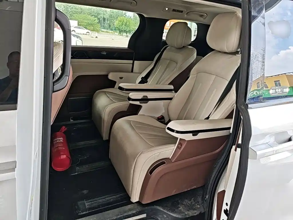 BYD Xia 2025 2025 DM-i 1.5T 180km Surpass Edition
