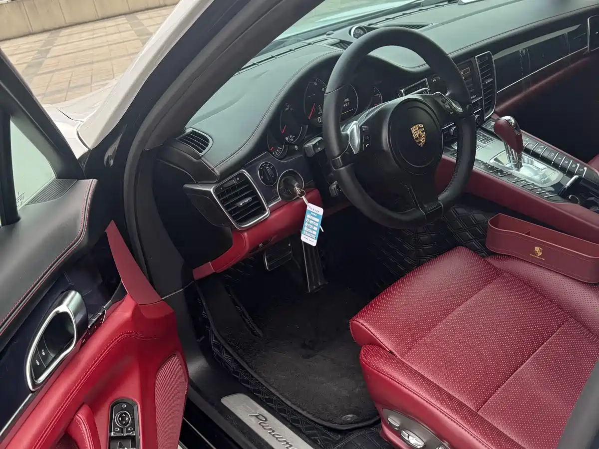 صورة 4 - Porsche Panamera