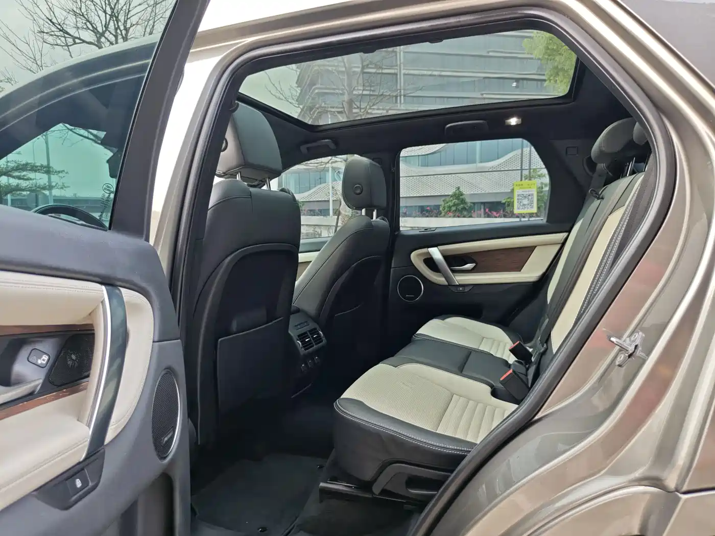 Land Rover Discovery Sport 2021 249PS R-Dynamic HSE Luxury Custom Edition фото 10