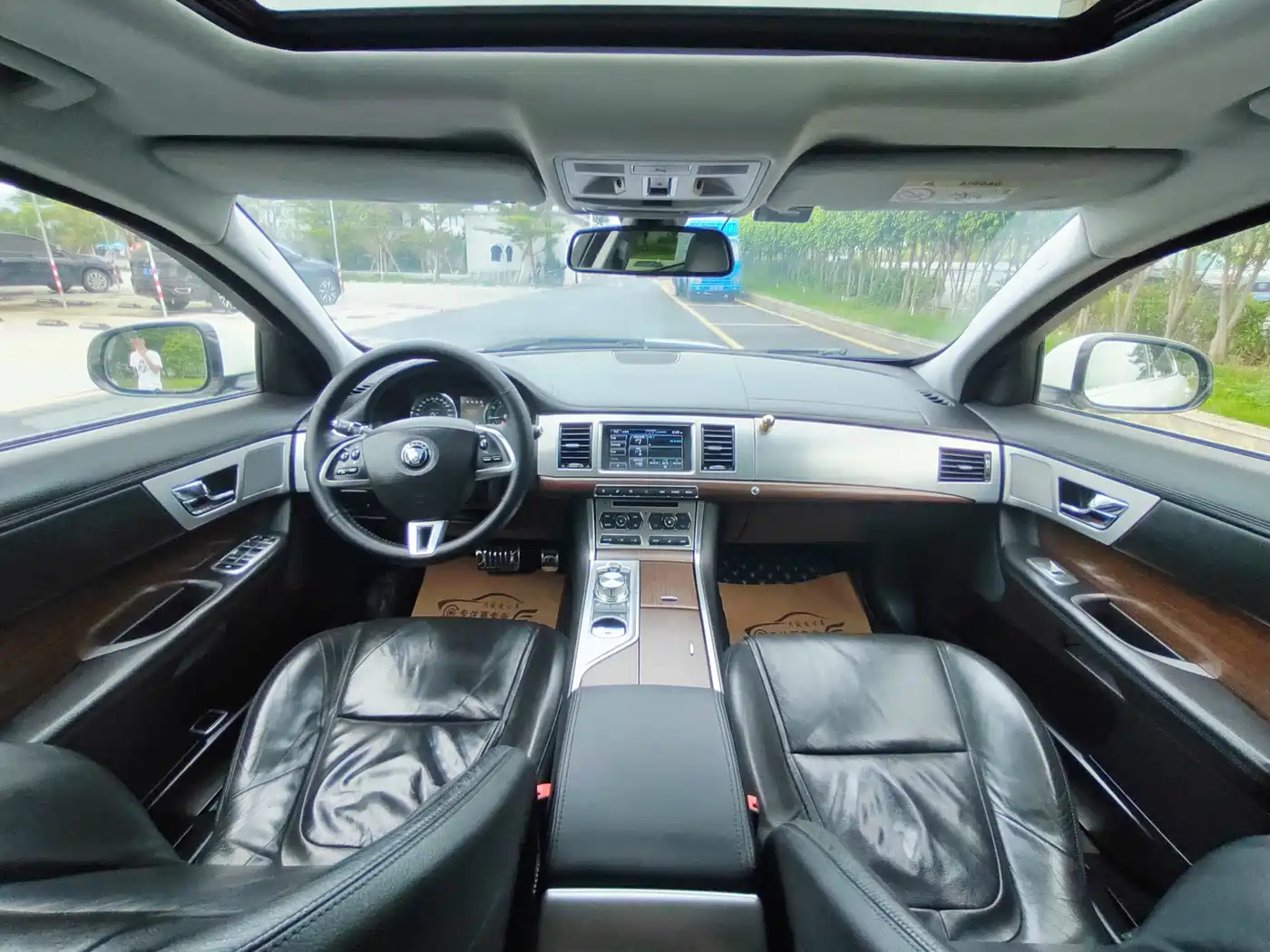 Jaguar XF 2015 2015 XF 2.0T Style Edition