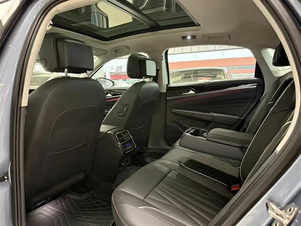Volkswagen Passat 2022 330TSI Starry Sky Premium Edition фото 21