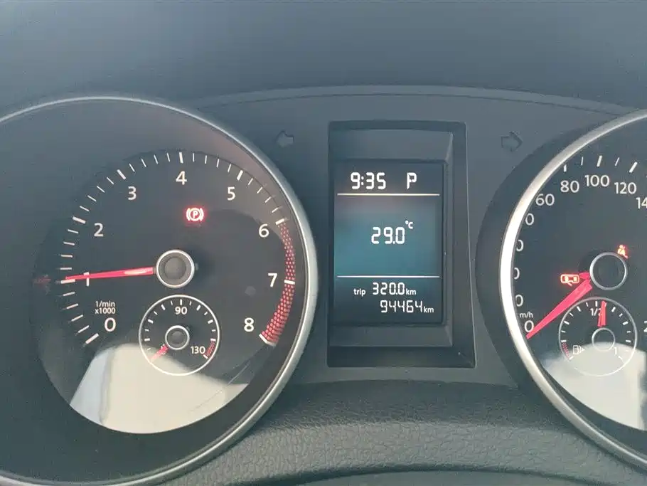 Volkswagen Golf 2012 1.6 Automatic Comfort Type фото 14