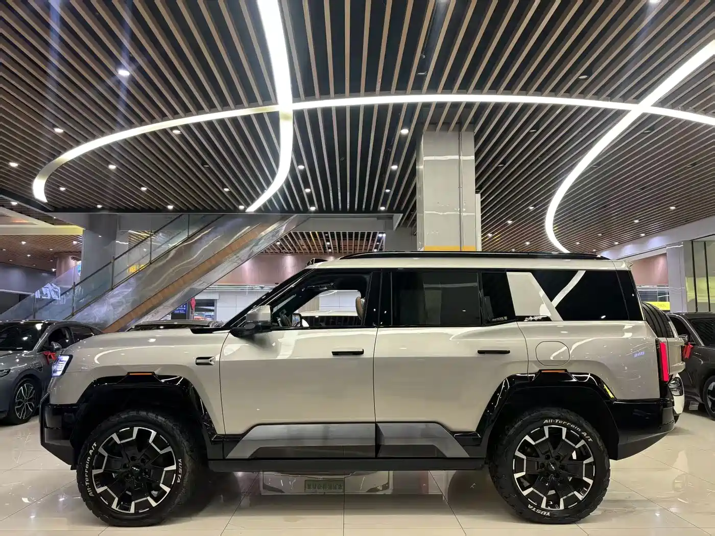 2025 Fang Cheng Bao Leopard 8