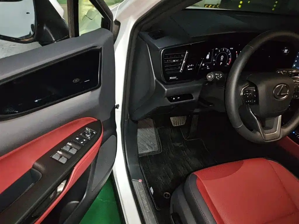 Lexus NX 2025 Model 200 Base Version фото 17