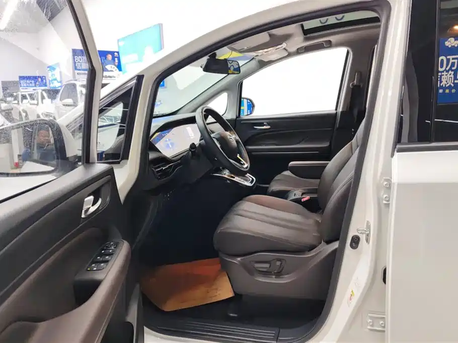 GAC Trumpchi Trumpchi M6 2019 270T Automatic Honor (6-seater) China V фото 9