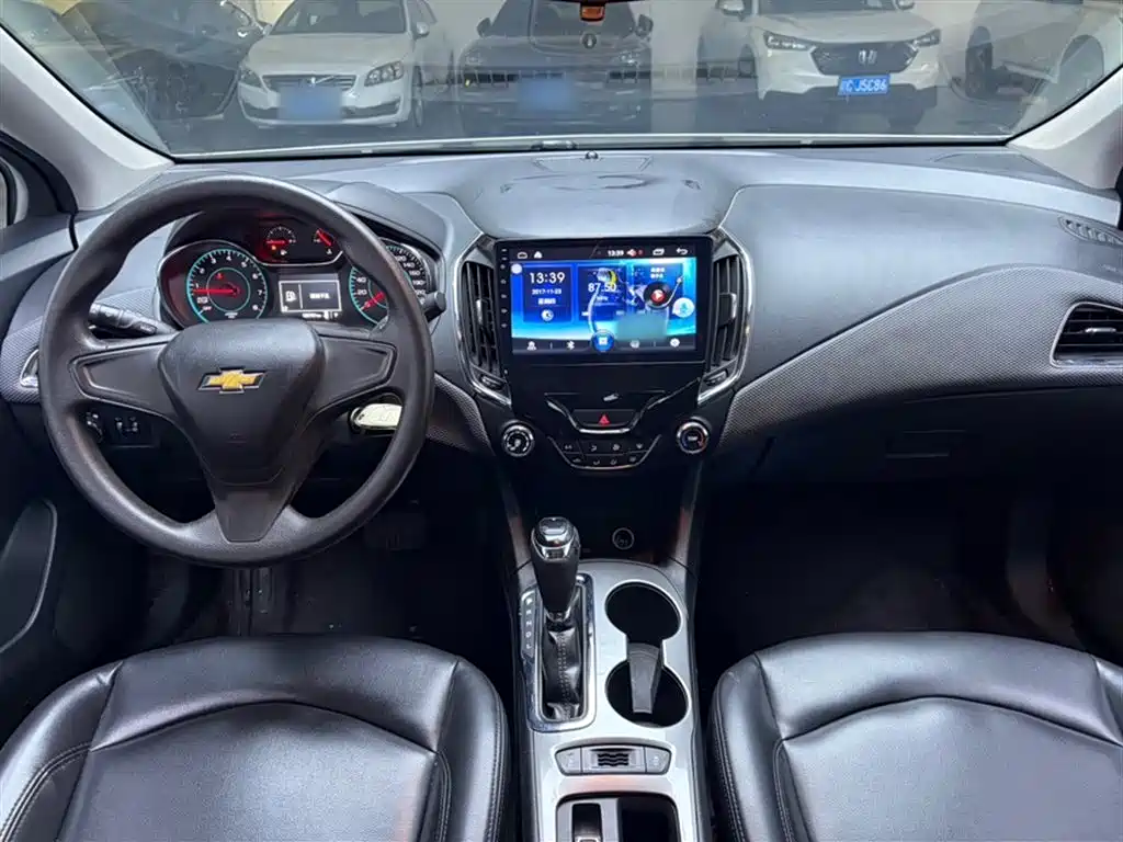 Chevrolet Cruze 2018 320 Automatic Pioneer Sunroof Edition фото 15