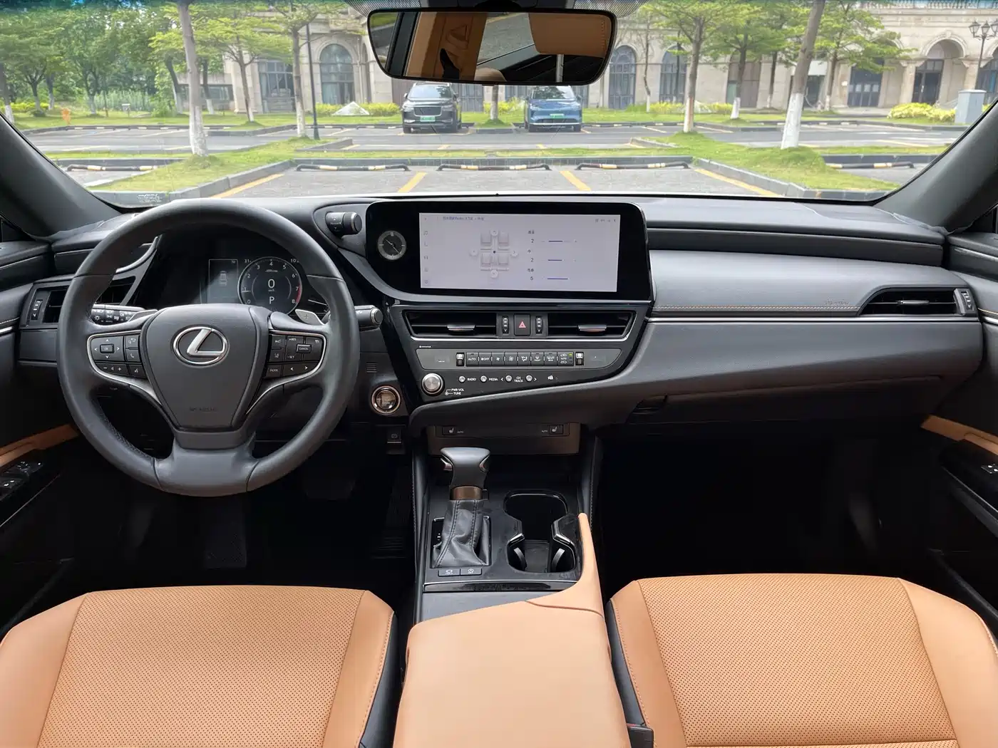 Lexus ES 2023 200 Excellence Edition фото 16
