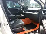 Фото 8 - Geely Coolray