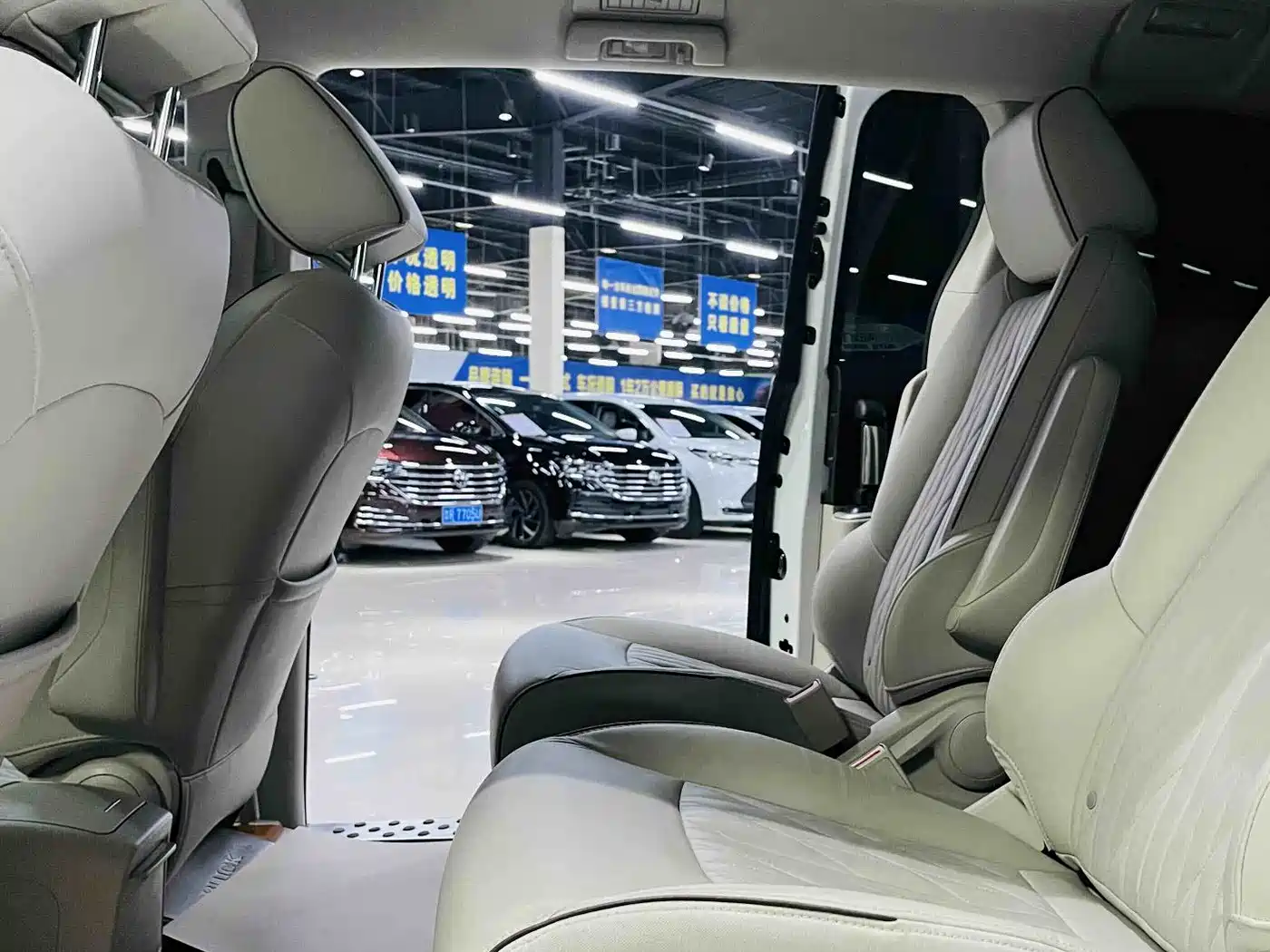 Buick GL8 2022 Land Business Class 652T Luxury фото 8