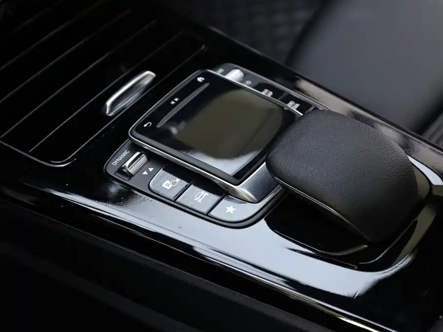 Mercedes-Benz A-Class (Import) 2019 A 200 Fashion Version фото 12
