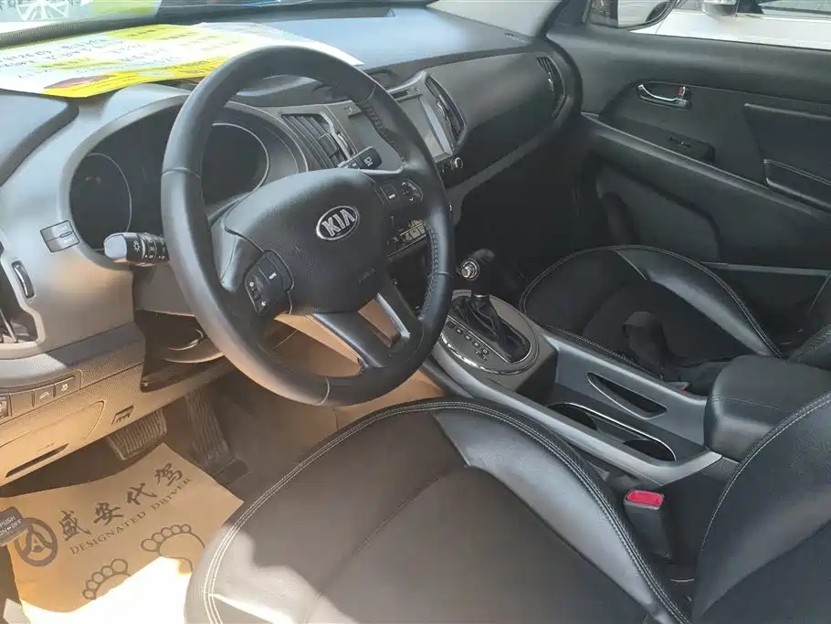 Kia Sportage 2016 2.0L Automatic 2WD GLS фото 9