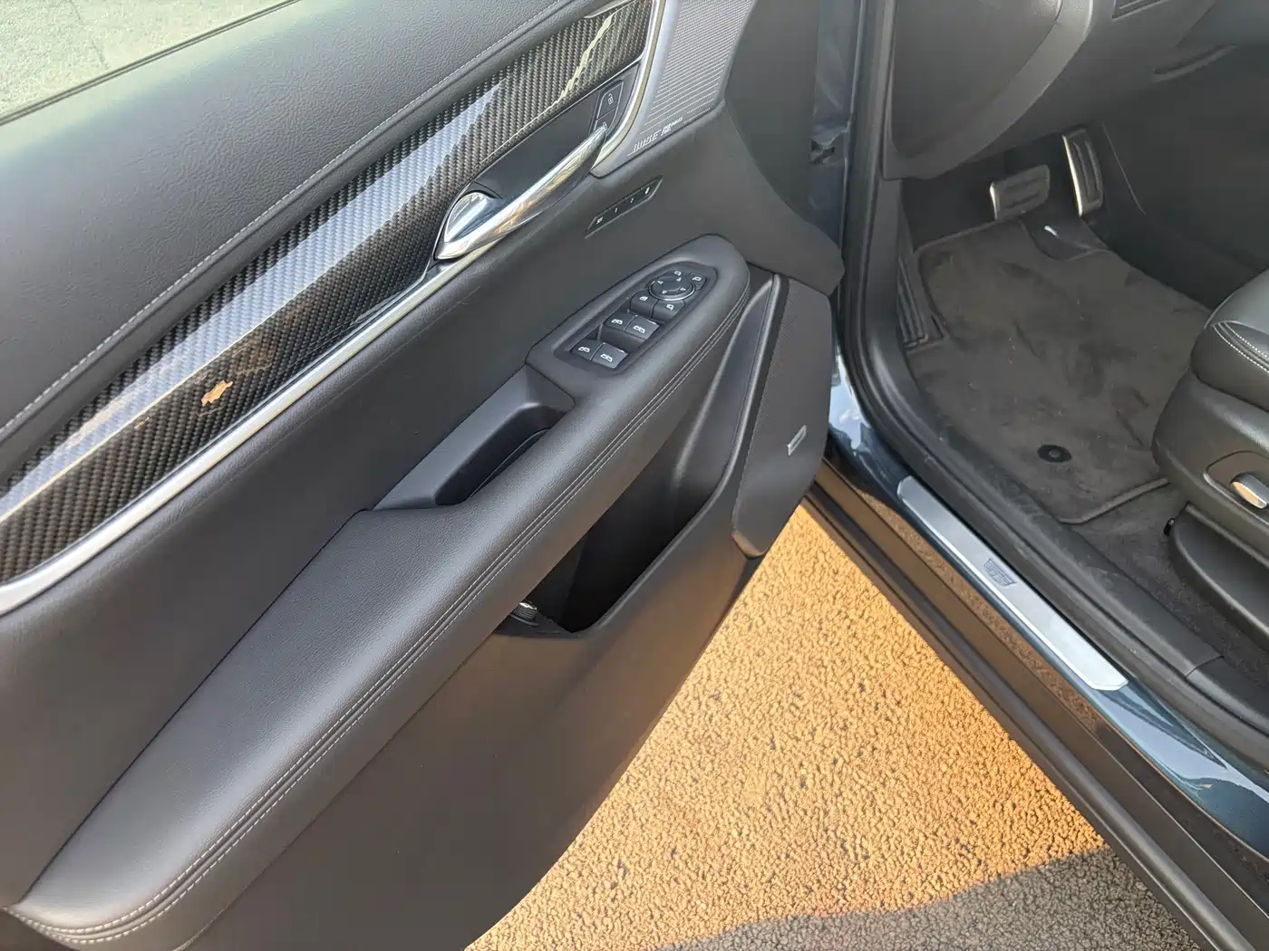 Cadillac XT6 2025 2025 2.0T 6-Seater AWD Executive Black Label Edition