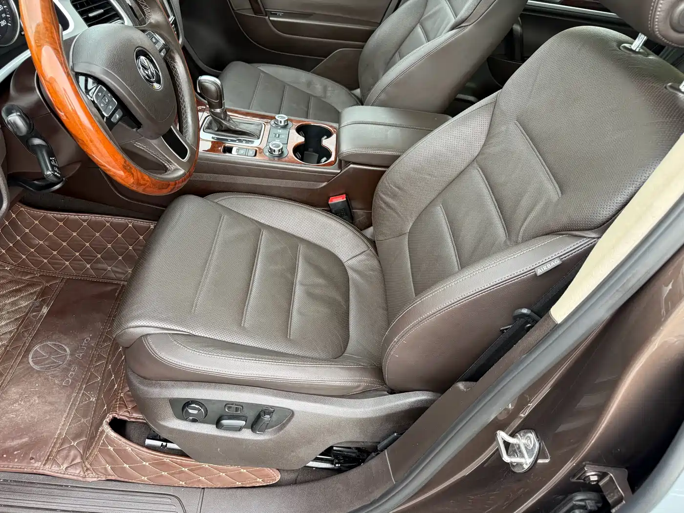 Volkswagen Touareg 2011 3.0TSI Comfort фото 8
