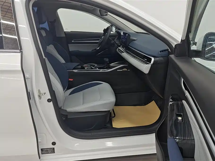 GEELY AUTOMOBILE EMGRAND