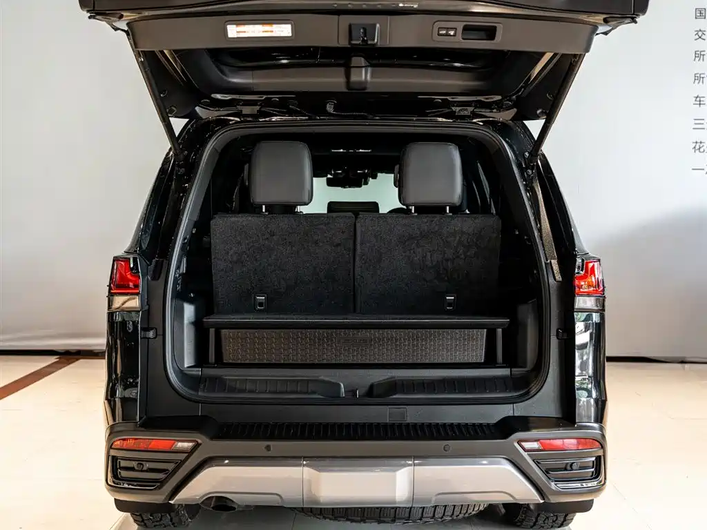 Lexus LX 2025 700h OVERTRAIL Frontier Edition фото 19