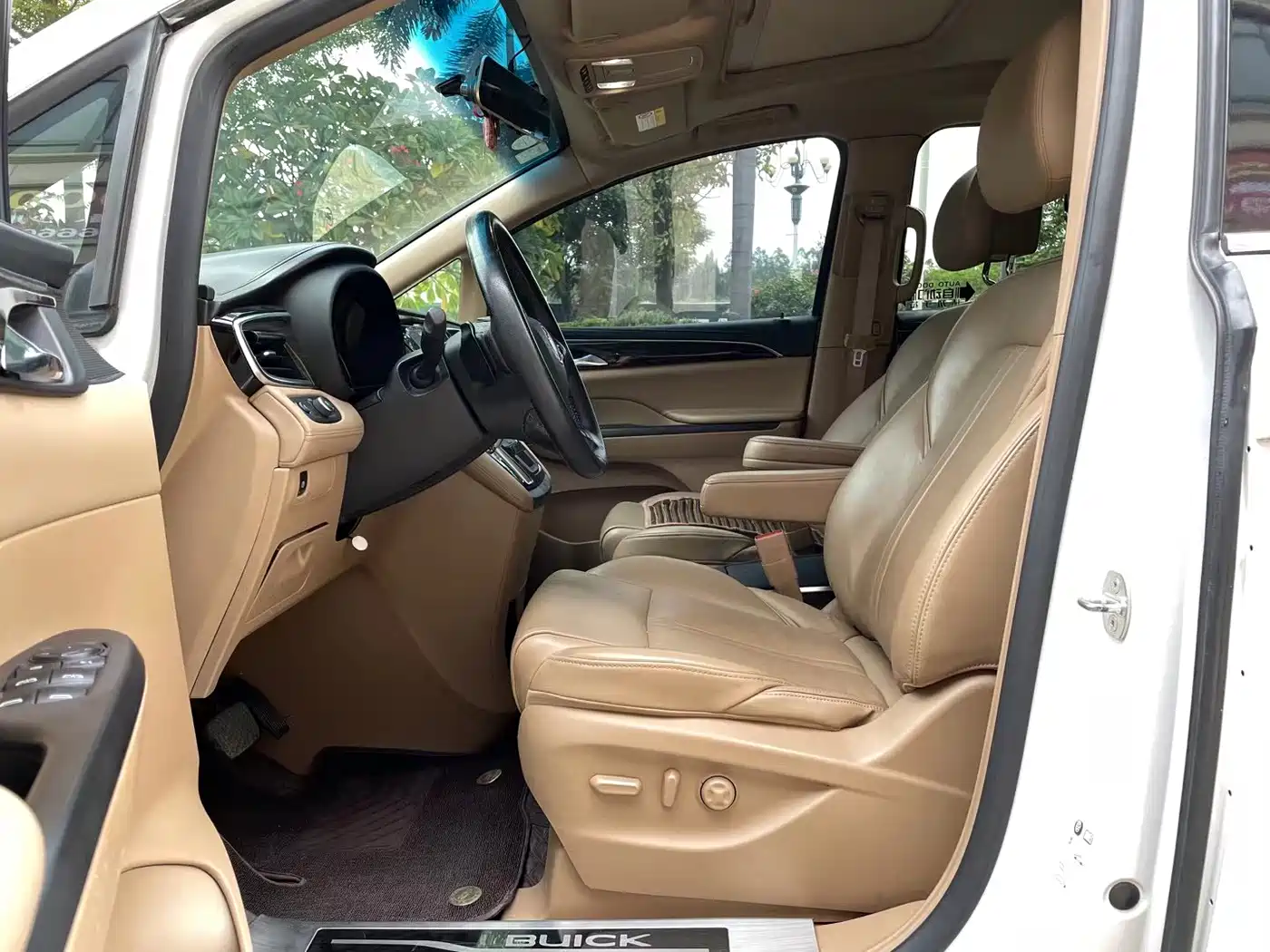 Buick GL8 2017 ES 28T Premium China V фото 4