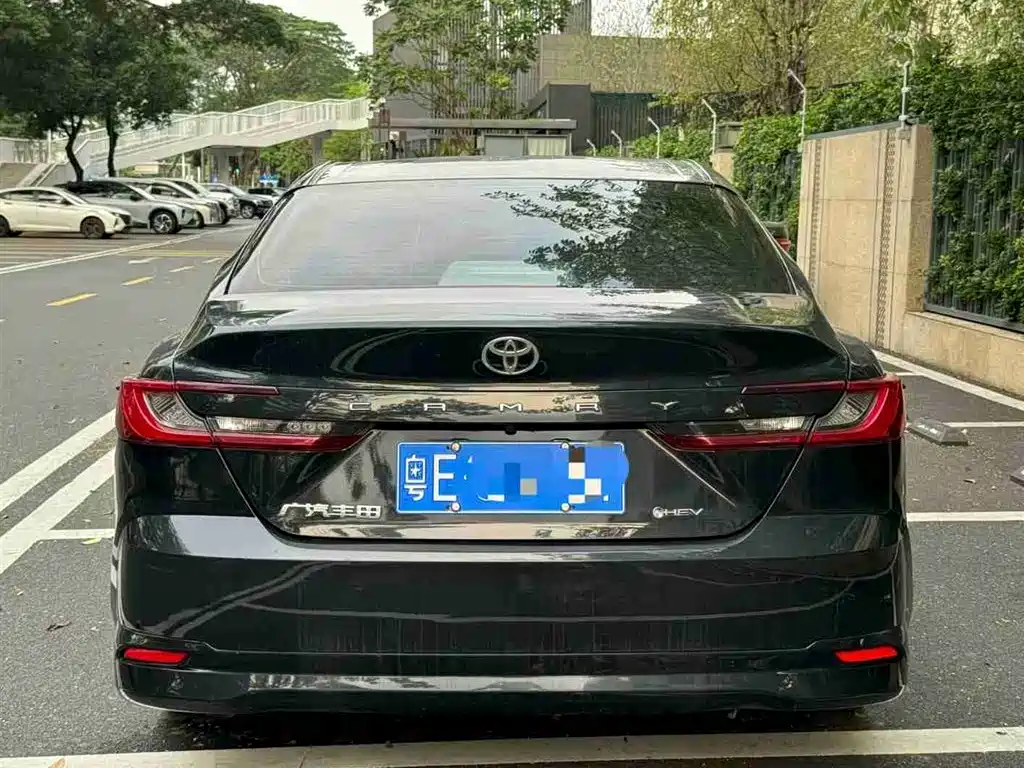 Toyota Camry 2024 Hybrid 2.0HE Elite Edition фото 5